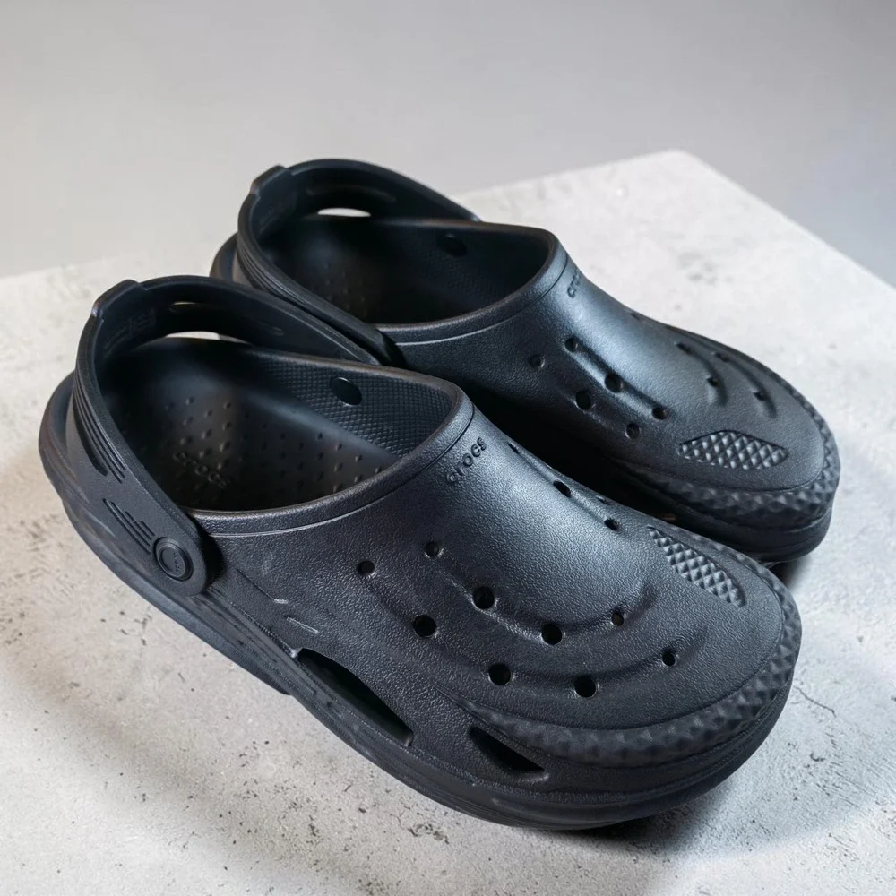 Crocs Off Grid Triple Black Clog Slides Sandals Mens 7 / Womens 9 *Worn Once.